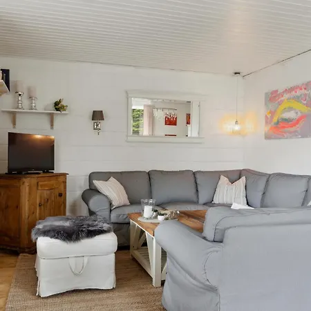 Wunderschönes Haus In Væggerløse Mit Ferienhaus Bøtø By